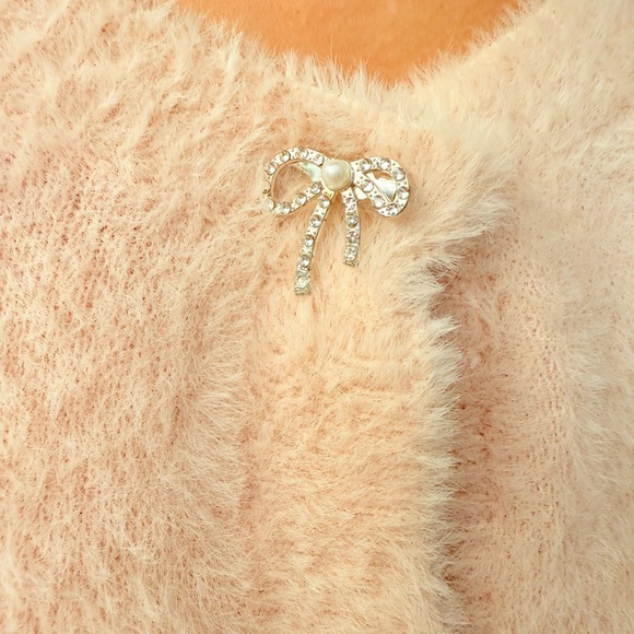 236 ‘Sarah’ Elegant Blush Pink Rhinestone Bow Button-Up Soft Fuzzy Sweater NWT - Picture 4 of 5